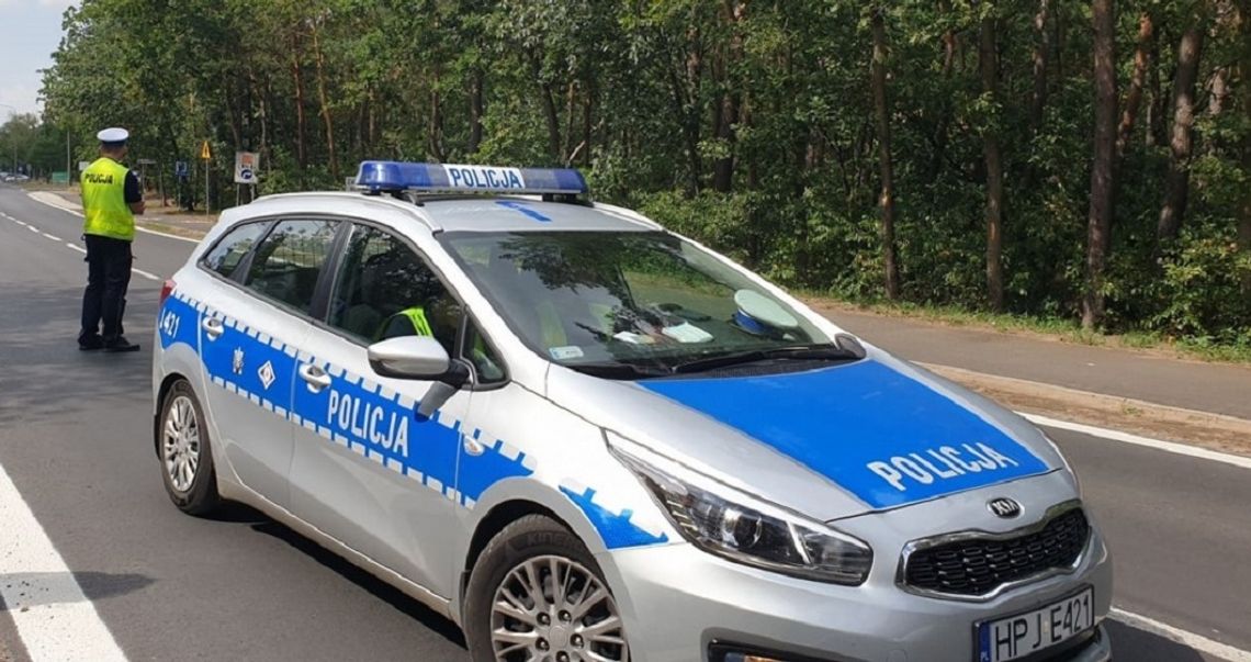 Motocyklista stracił prawo jazdy. W terenie zabudowanym jechał 141 km/h