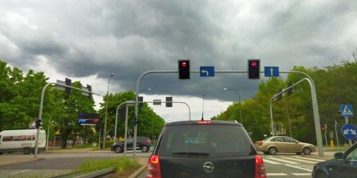 Możliwe burze z gradem. Ostrzeżenie meteorologiczne dla powiatu kędzierzyńsko-kozielskiego