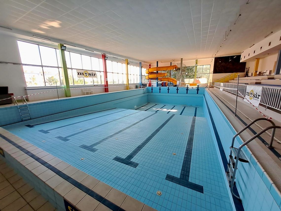 Na miejskim basenie trwają prace serwisowe. Wkrótce będzie otwarty Na miejskim basenie trwają prace serwisowe. Wkrótce będzie otwarty