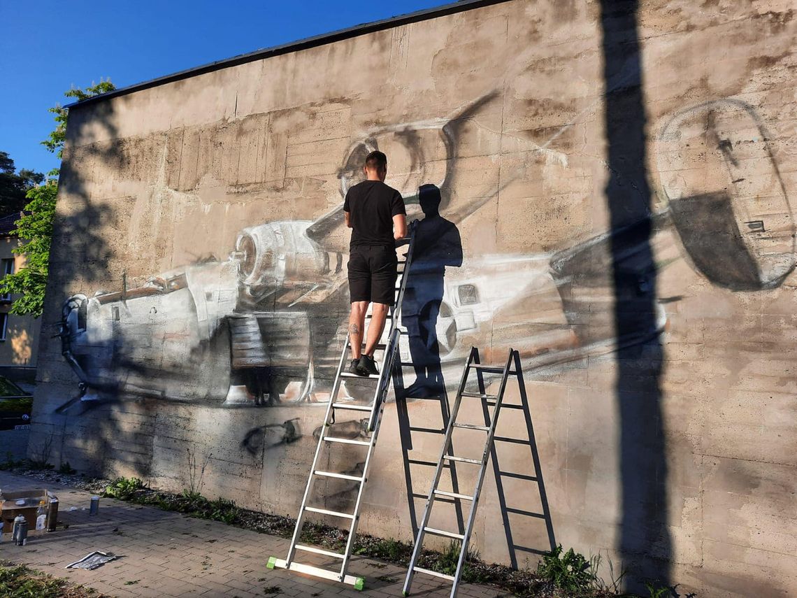 Na ścianie schronu powstaje już pierwszy mural. ZDJĘCIA