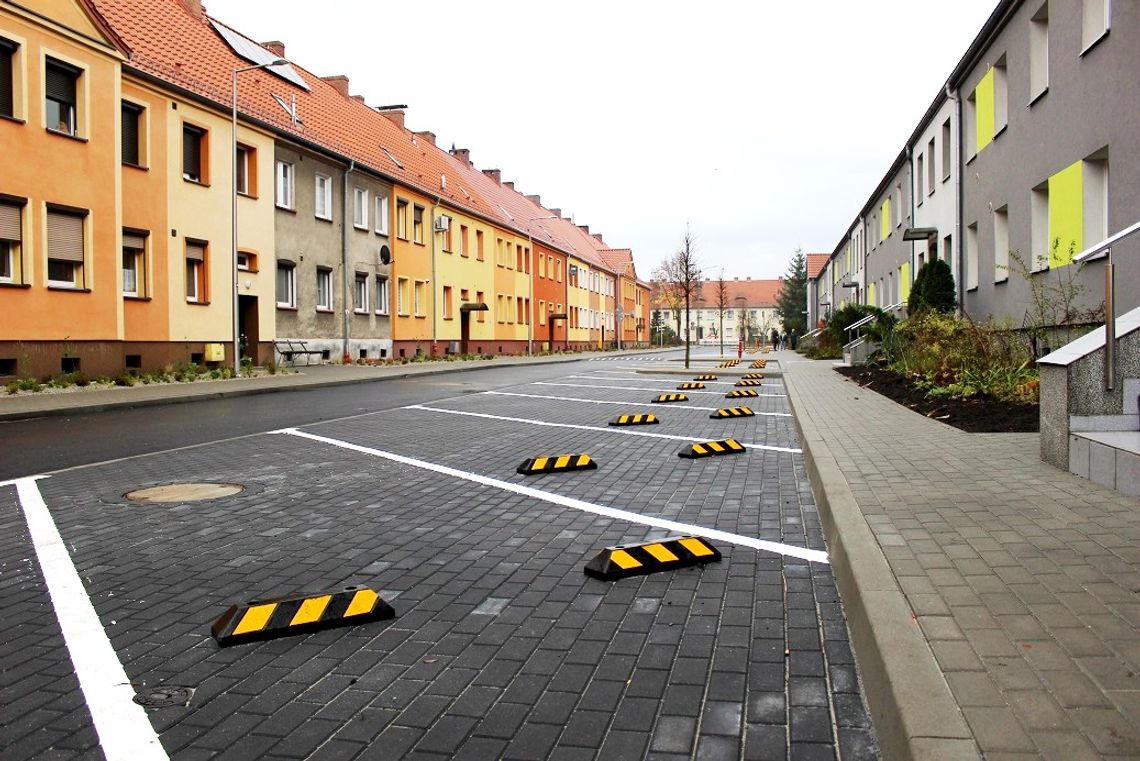Na Słowackiego powstało ponad 20 miejsc parkingowych. ZDJĘCIA