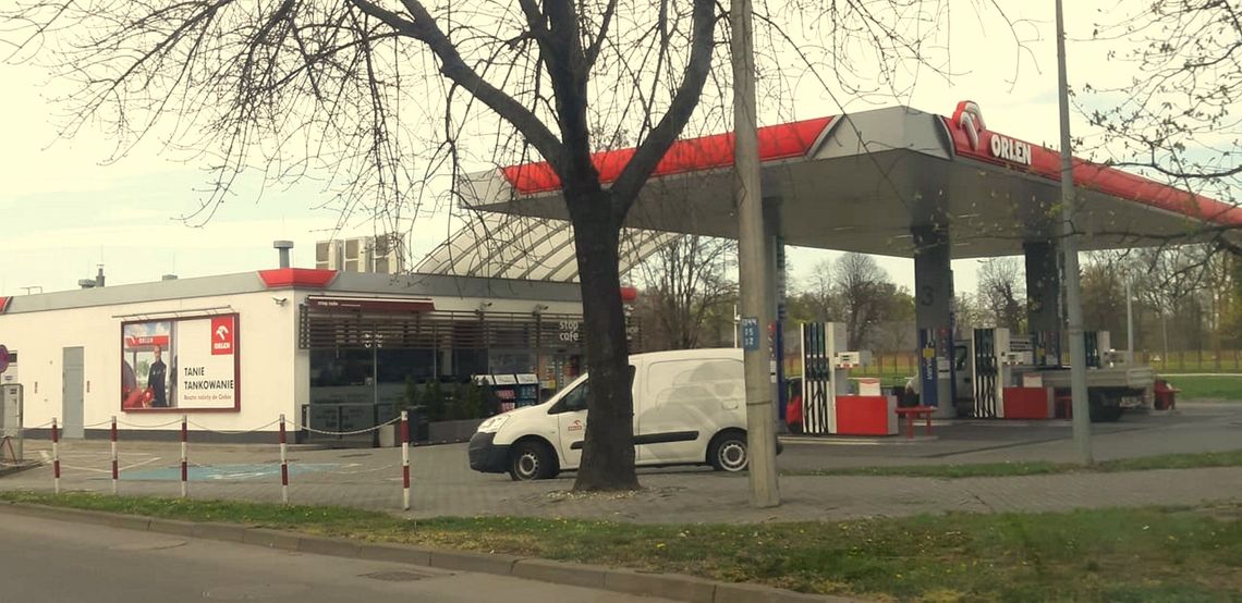 Napad na stację Orlen w Koźlu. Mężczyzna miał nóż i atrapę broni