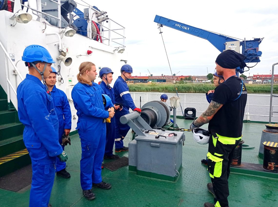 Nie dla wszystkich rozpoczęły się wakacje. Uczniowie „Żeglugi” wciąż zdobywają wiedzę. ZDJĘCIA