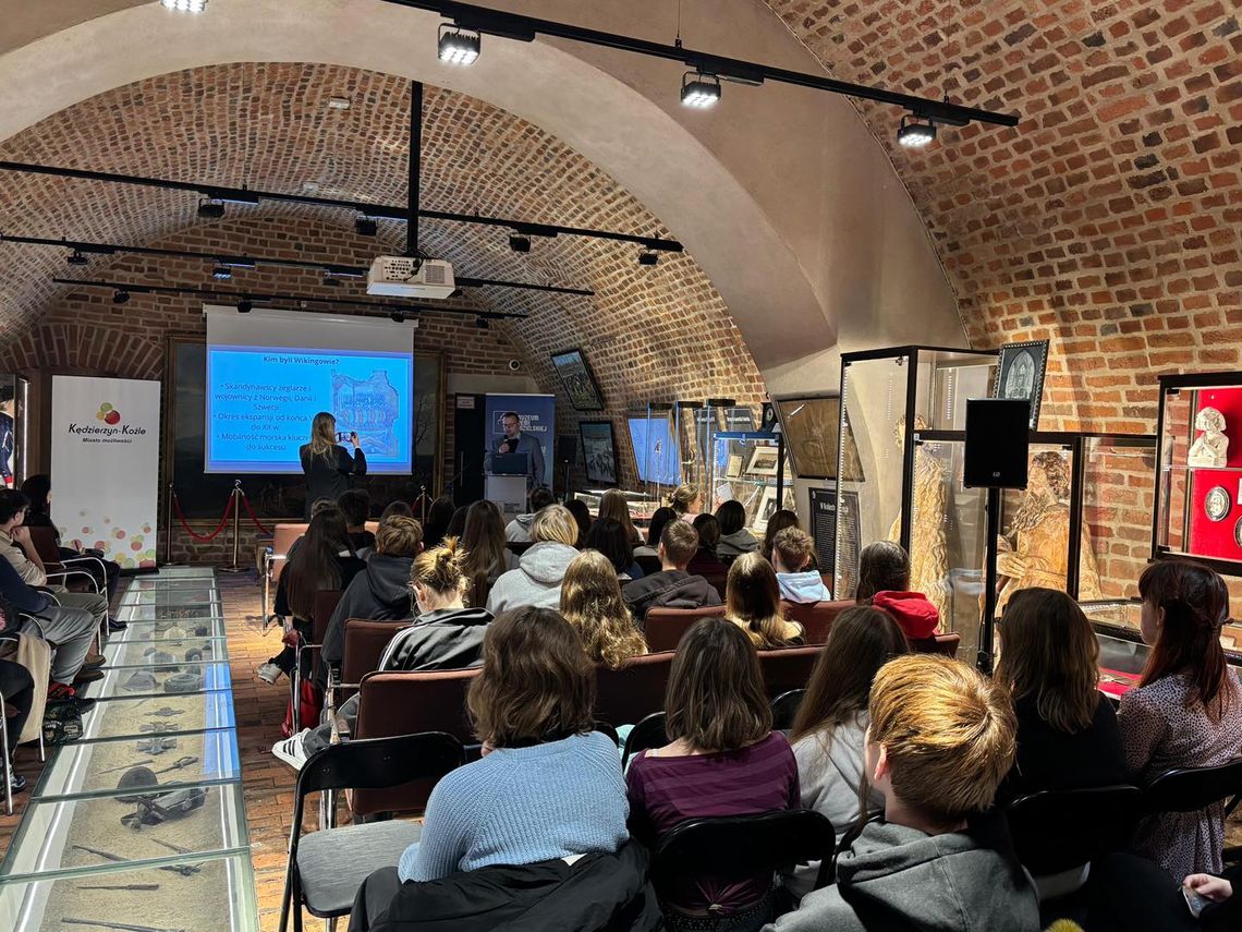 Nordyccy żeglarze i ich okręty. Ciekawy wykład w Muzeum Ziemi Kozielskiej Nordyccy żeglarze i ich okręty. Ciekawy wykład w Muzeum Ziemi Kozielskiej