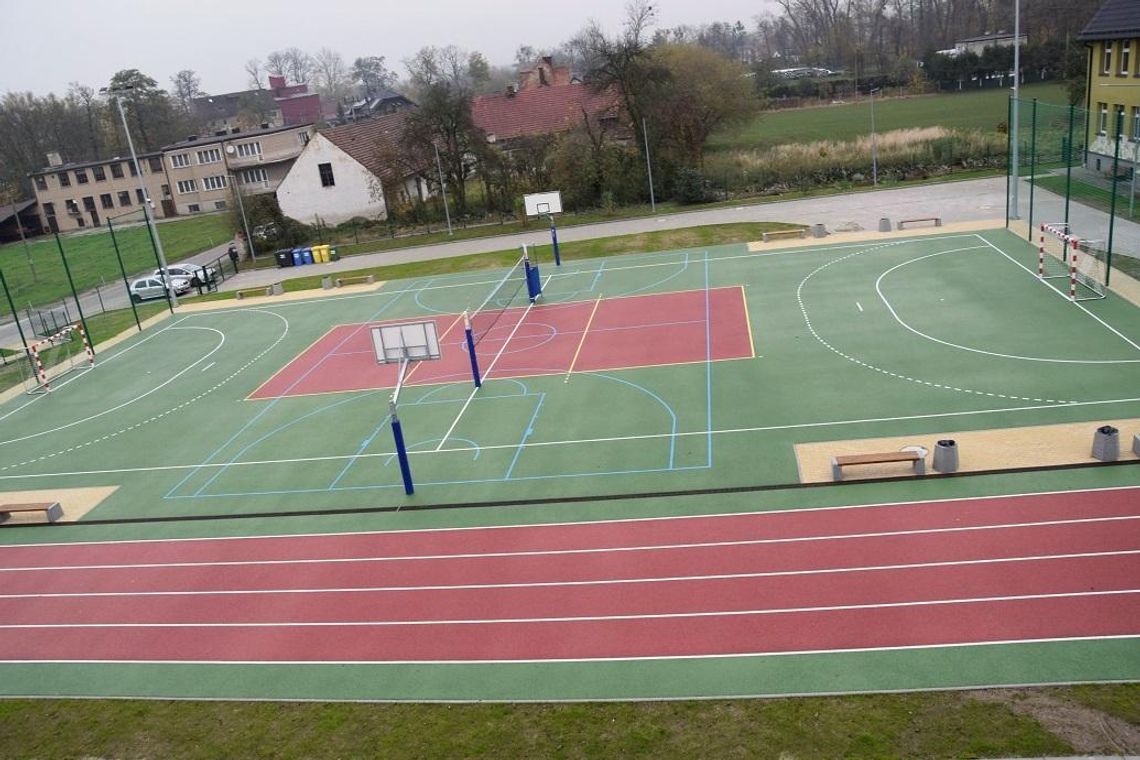 Nowe boiska w Sławięcicach już czekają na powrót uczniów do szkoły