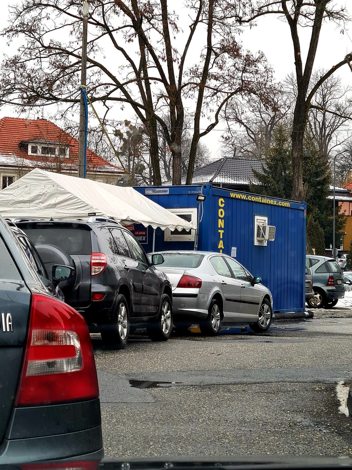 Nowe godziny otwarcia punktu wymazowego przy kozielskim szpitalu