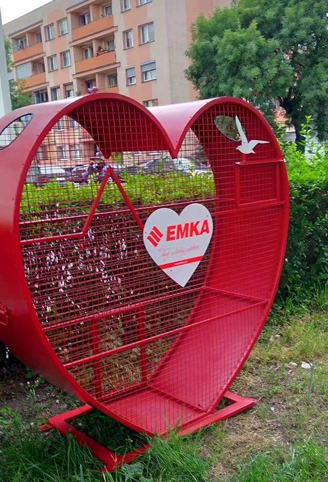 Nowe serce na nakrętki przy ul. Gazowej w Koźlu Nowe serce na nakrętki przy ul. Gazowej w Koźlu