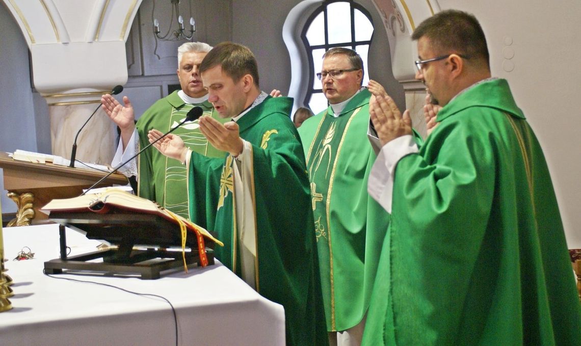 Nowi duchowni w parafii w Polskiej Cerekwi. ZDJĘCIA