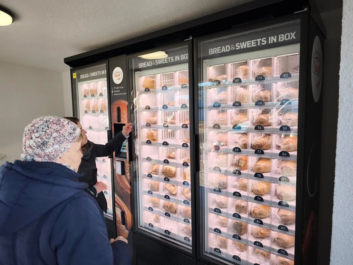 Nowy hit na osiedlu. Chlebomat czynny całą dobę. ZDJĘCIA
