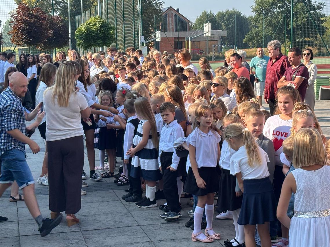 Nowy rok szkolny, nowe wyzwania, nowe możliwości! ZDJĘCIA