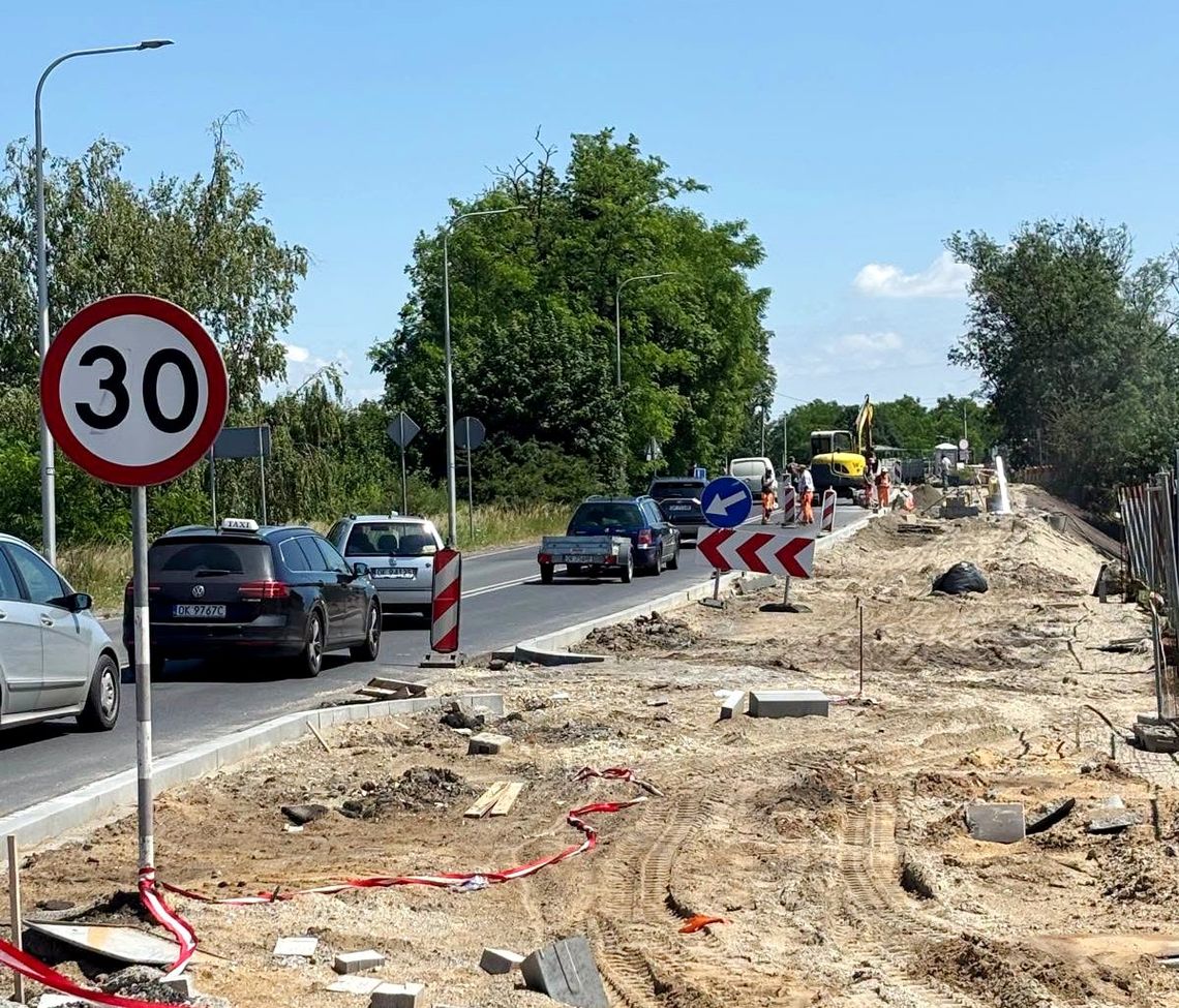 Od jutra zmiany w organizacji ruchu na al. Jana Pawła II Od jutra zmiany w organizacji ruchu na al. Jana Pawła II