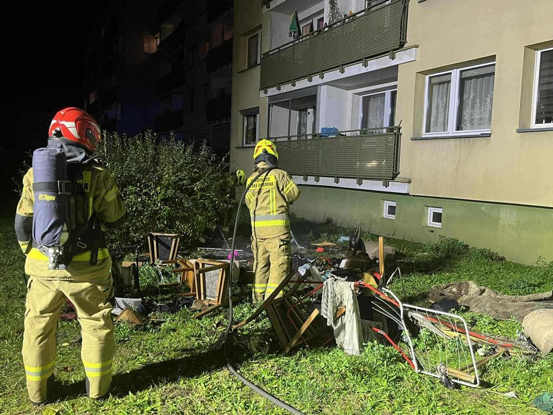Ogień pojawił się w bloku na osiedlu Piastów. Pożar szybko ugaszono