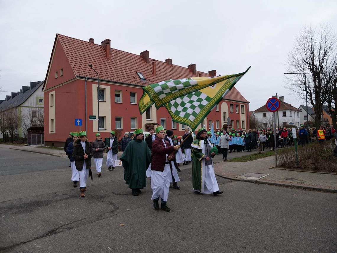 Orszak Trzech Króli przeszedł ulicami Pogorzelca. ZDJĘCIA