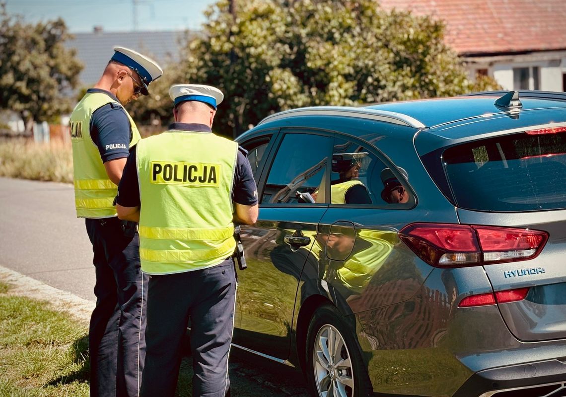 Osiem kolizji, jedno zatrzymane prawo jazdy. Policjanci podsumowali długi weekend na drogach powiatu