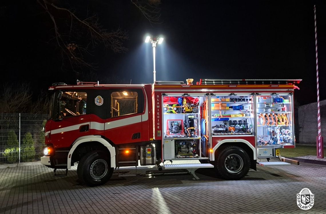OSP Sławięcice z nowym wozem ratowniczo-gaśniczym. Scania P370 zasiliła jednostkę. ZDJĘCIA