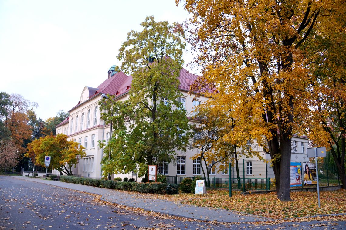 Ostatnie przygotowania do obchodów jubileuszu 80-lecia kozielskiego liceum i VII zjazdu absolwentów