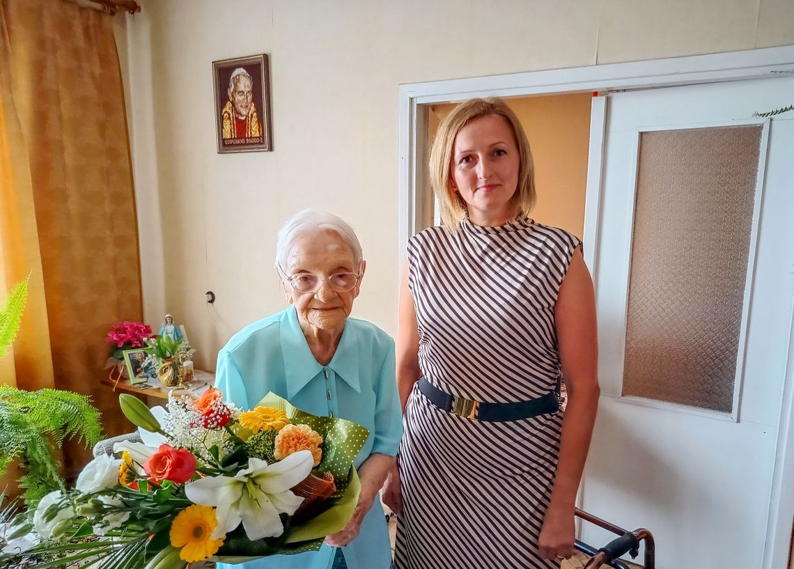 Pani Maria z Kędzierzyna-Koźla obchodzi swoje 102. urodziny! Pani Maria z Kędzierzyna-Koźla obchodzi swoje 102. urodziny!