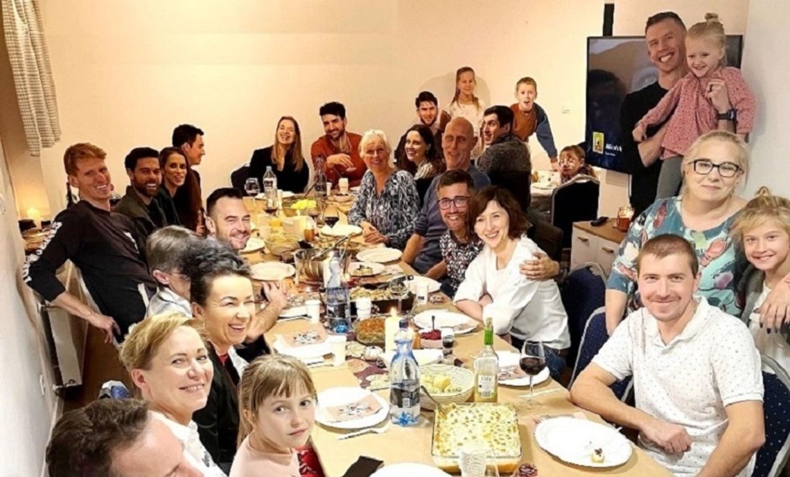 Państwo Smith i Święto Dziękczynienia w międzynarodowym gronie Państwo Smith i Święto Dziękczynienia w międzynarodowym gronie