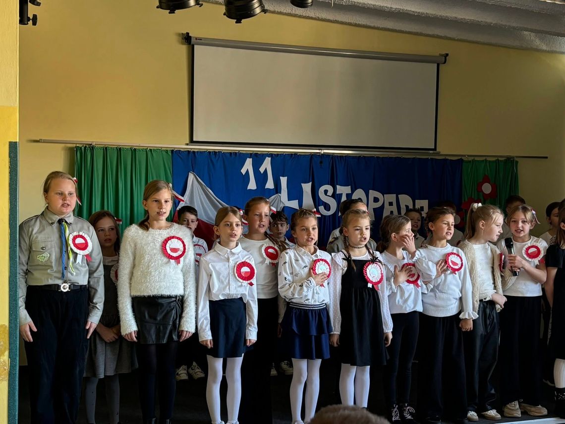 Patriotycznie w szkołach podstawowych Kędzierzyna-Koźla. ZDJĘCIA i FILMY Patriotycznie w szkołach podstawowych Kędzierzyna-Koźla. ZDJĘCIA i FILMY