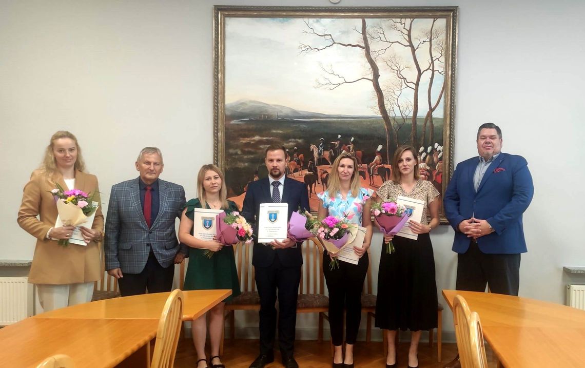 Pięcioro nowych nauczycieli mianowanych w gminie Reńska Wieś