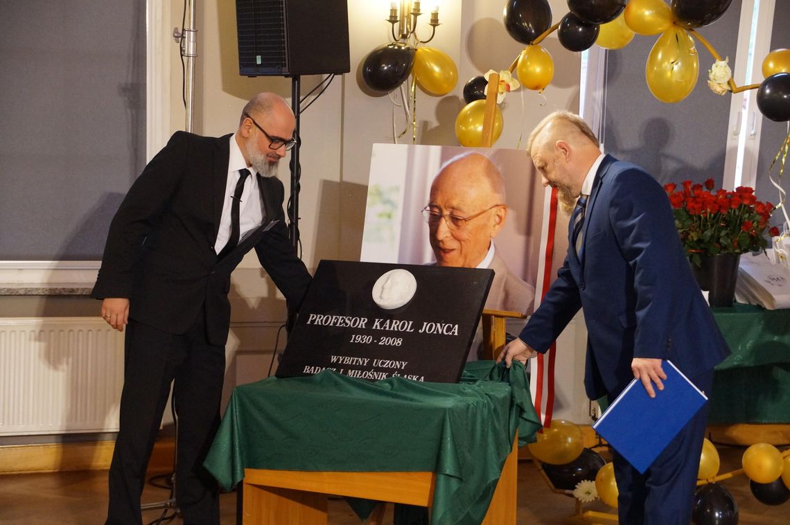 Piękne wspomnienia i łzy wzruszenia na wielkim święcie kozielskiego liceum. ZDJĘCIA i FILM