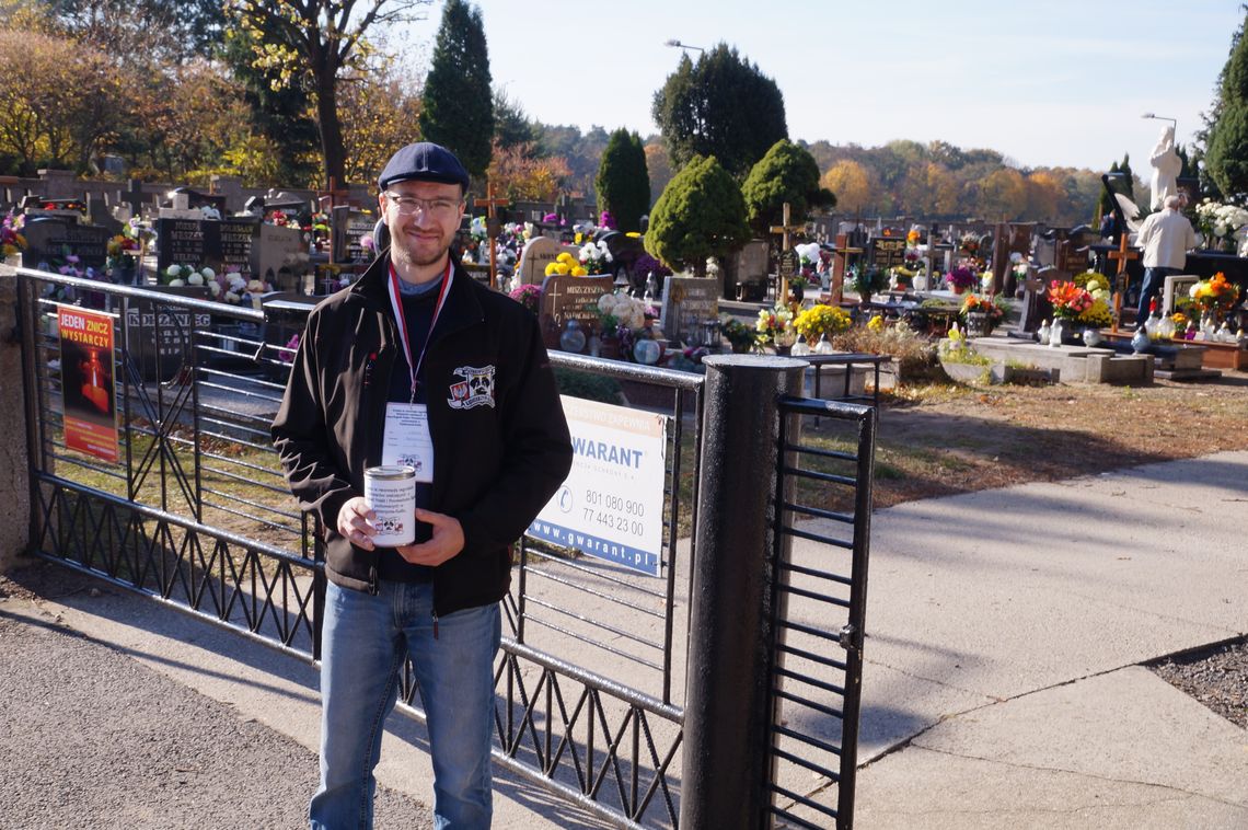 Pieniądze z kwesty wydali na renowację grobów. ZDJĘCIA Pieniądze z kwesty wydali na renowację grobów. ZDJĘCIA