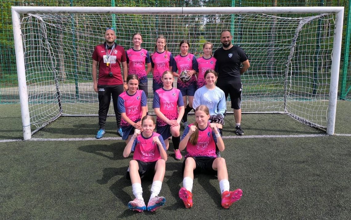 Piłkarki z "Dziewiątki" w finale Igrzysk Młodzieży Szkolnej Piłkarki z "Dziewiątki" w finale Igrzysk Młodzieży Szkolnej