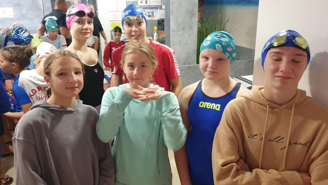 Pływacy MMKS-u po półrocznej przerwie znów startują i zdobywają medale