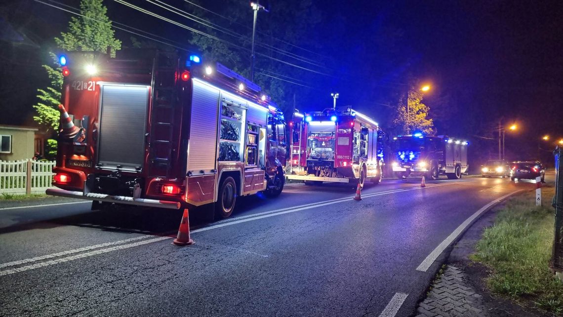 Podpalił dom i uciekł. Kiedy wrócił, groził, że zabije każdego i siebie