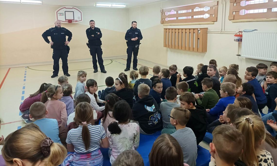 Policjanci odwiedzili Szkołę Podstawową nr 20 w Kędzierzynie-Koźlu