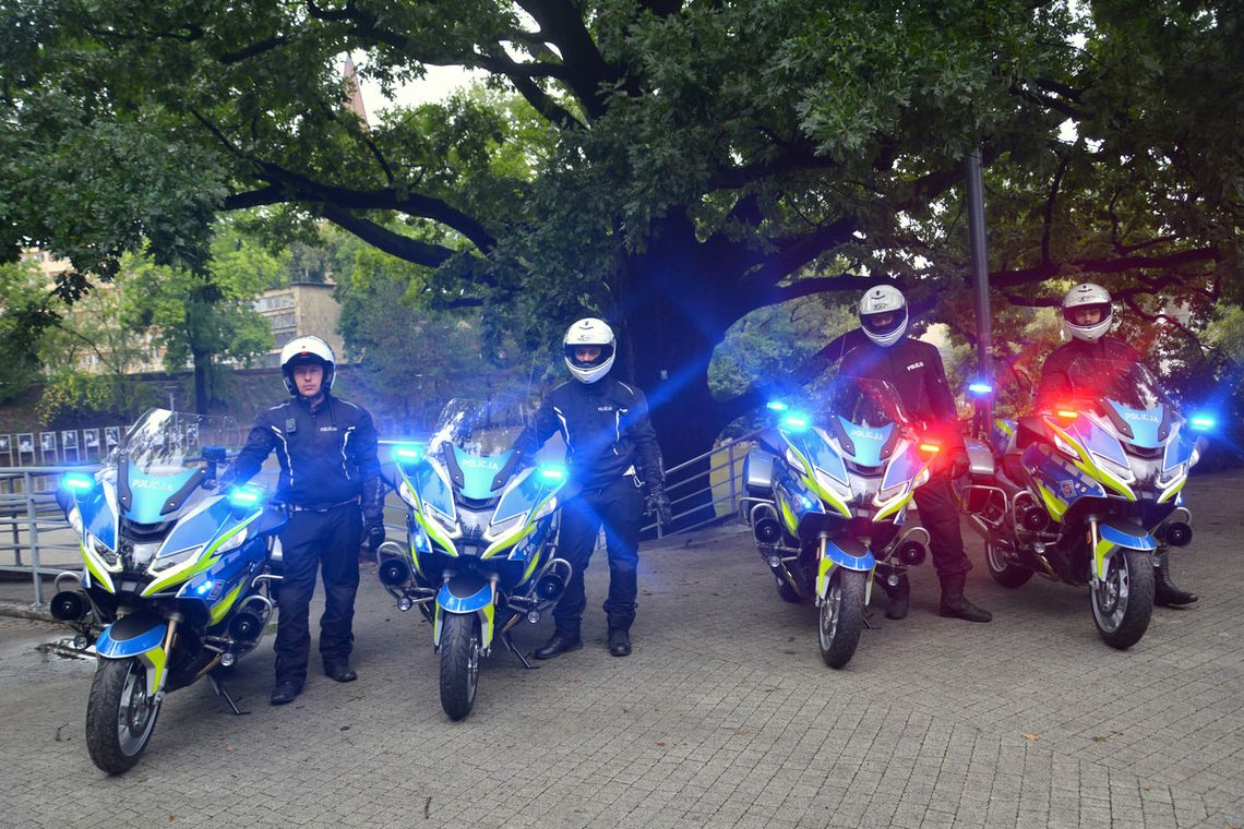 Policjanci z Kędzierzyna-Koźla otrzymali nowoczesne motocykle BMW R 1250 RT. ZDJĘCIA