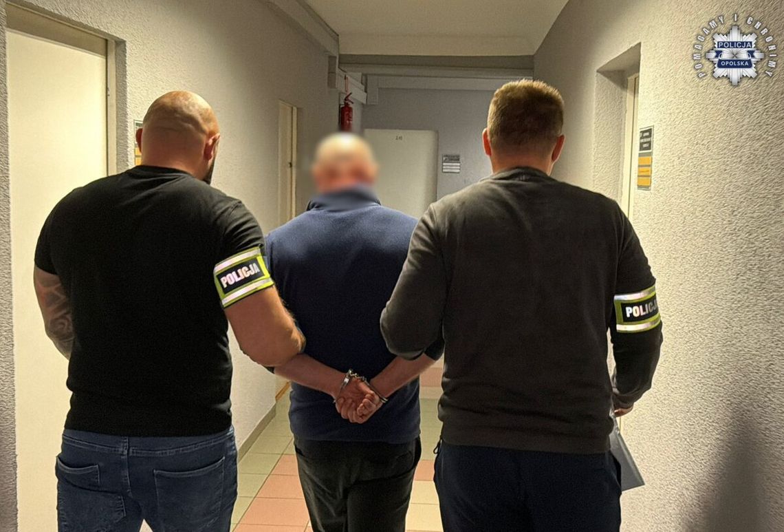 Ponad 640 tysięcy sztuk papierosów bez polskich znaków akcyzy zabezpieczono w Kędzierzynie-Koźlu Ponad 640 tysięcy sztuk papierosów bez polskich znaków akcyzy zabezpieczono w Kędzierzynie-Koźlu