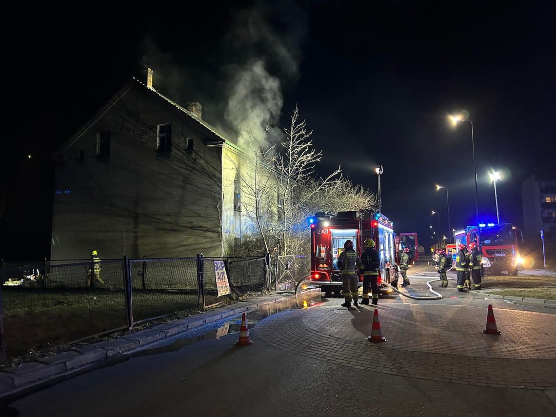 Poparzony mężczyzna trafił do szpitala. Pożar na ul. Starej Poparzony mężczyzna trafił do szpitala. Pożar na ul. Starej