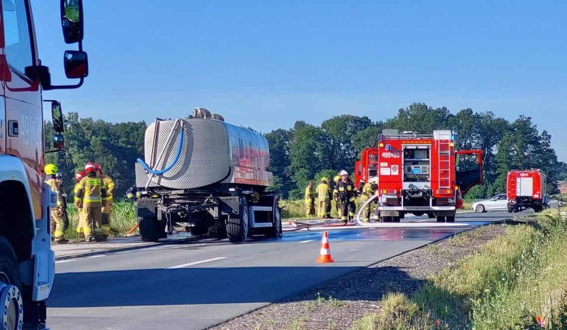 Poranny pożar samochodu ciężarowego przewożącego mleko Poranny pożar samochodu ciężarowego przewożącego mleko