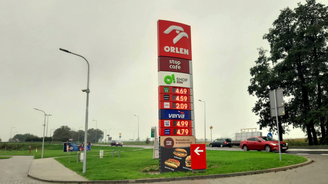 Potaniała ropa i benzyna, ale różnica w cenie ON wynosi nawet 0,35 groszy na litrze. Sprawdź, gdzie jest najdrożej