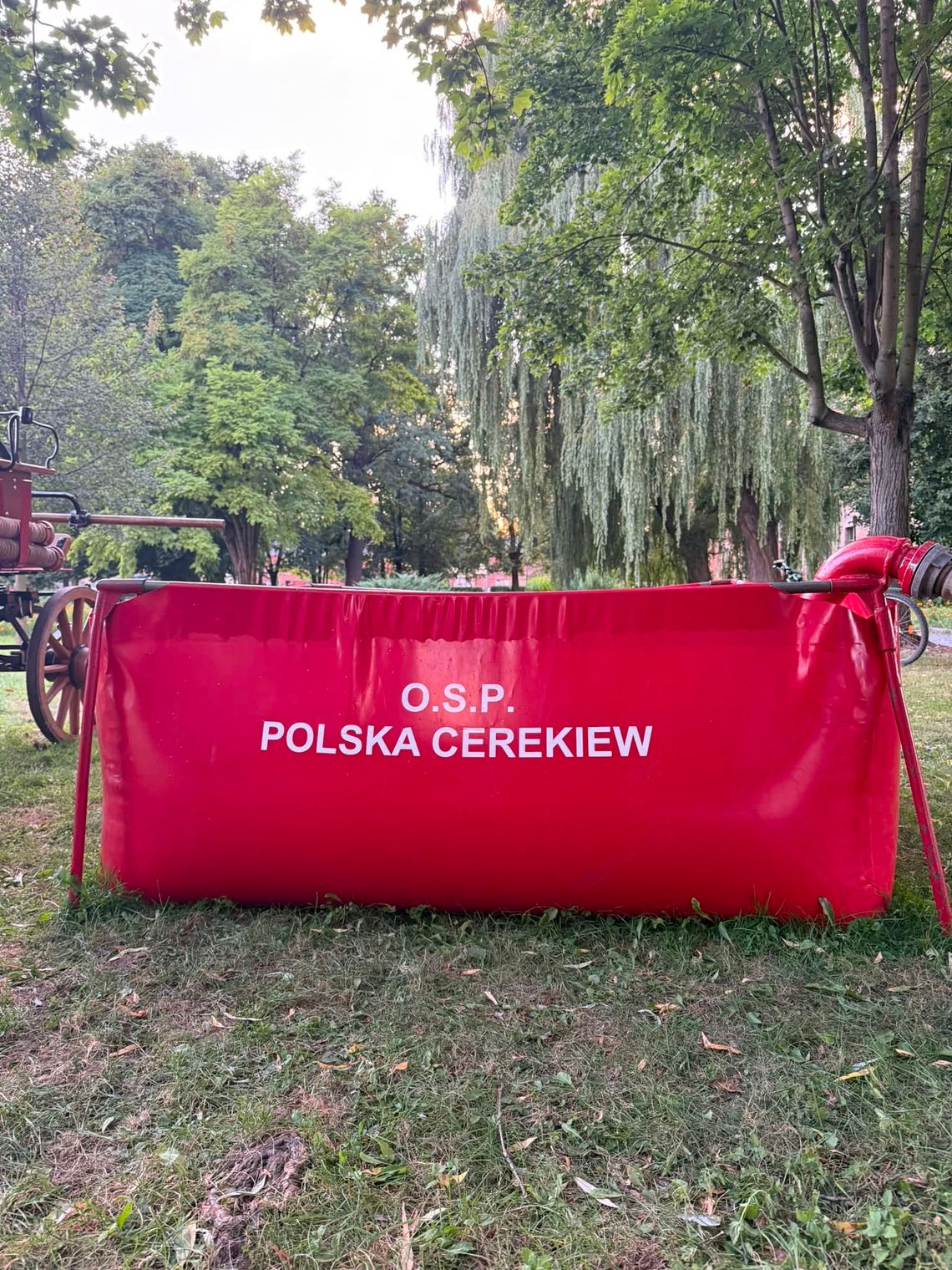 Potłuczone szkło po alkoholu trafiło do basenu strażaków. Druhowie apelują do mieszkańców Potłuczone szkło po alkoholu trafiło do basenu strażaków. Druhowie apelują do mieszkańców