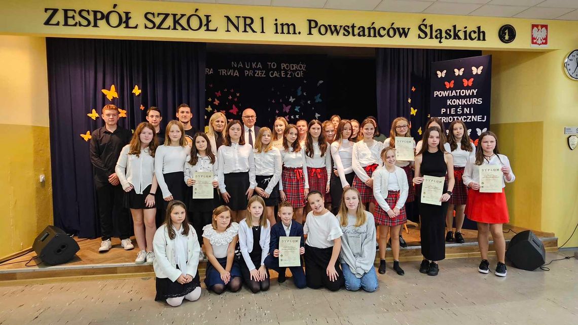 Powiatowy konkurs pieśni patriotycznej w Budowlance. ZDJĘCIA Powiatowy konkurs pieśni patriotycznej w Budowlance. ZDJĘCIA