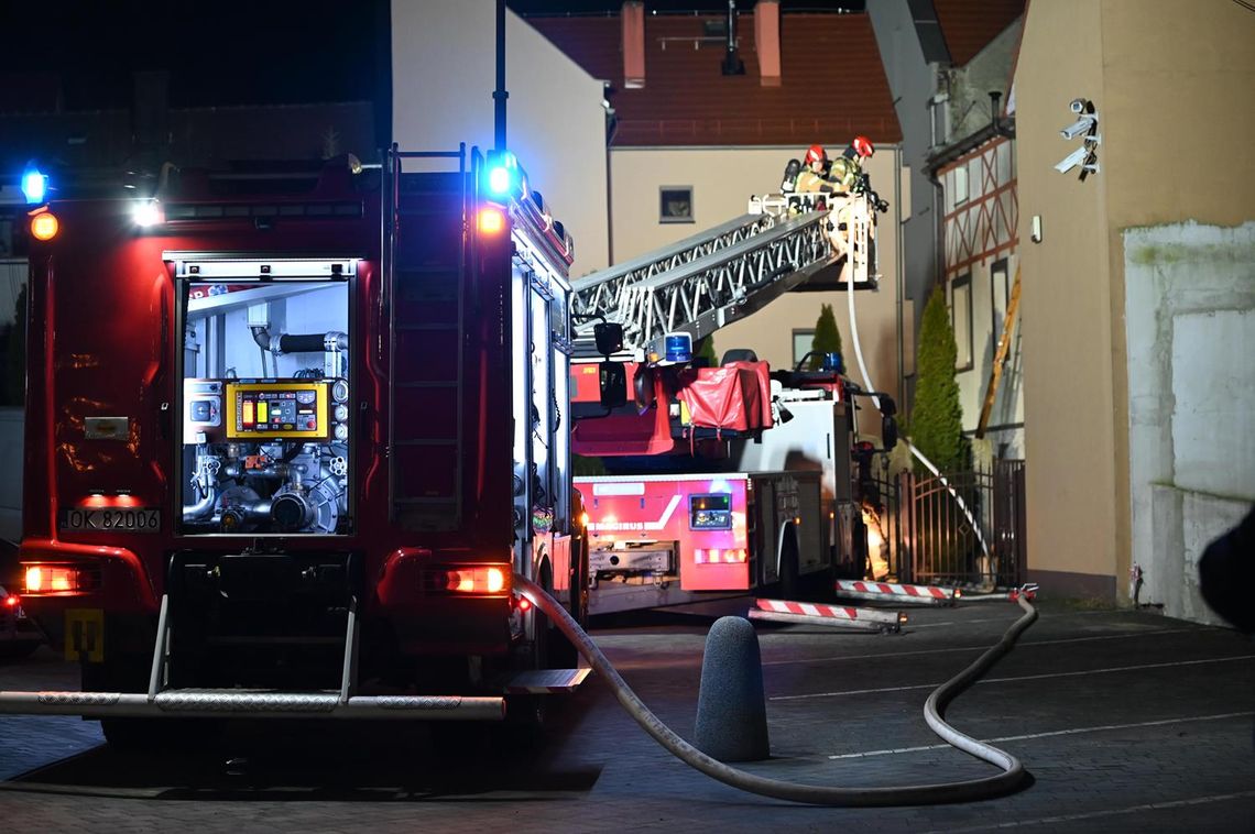 Pożar balkonu w jednej z kozielskich kamienic przy ulicy Targowej Pożar balkonu w jednej z kozielskich kamienic przy ulicy Targowej