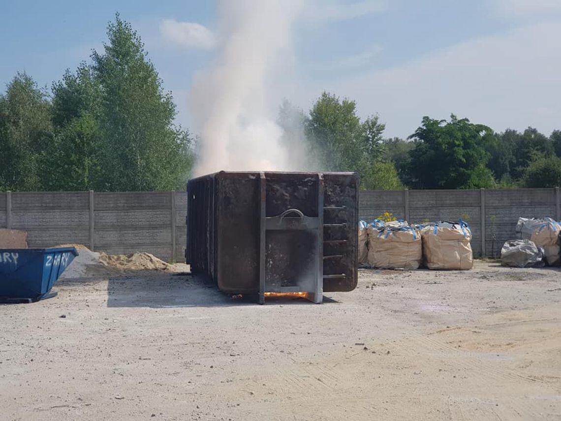 Pożar kontenera na terenie zakładu w Blachowni