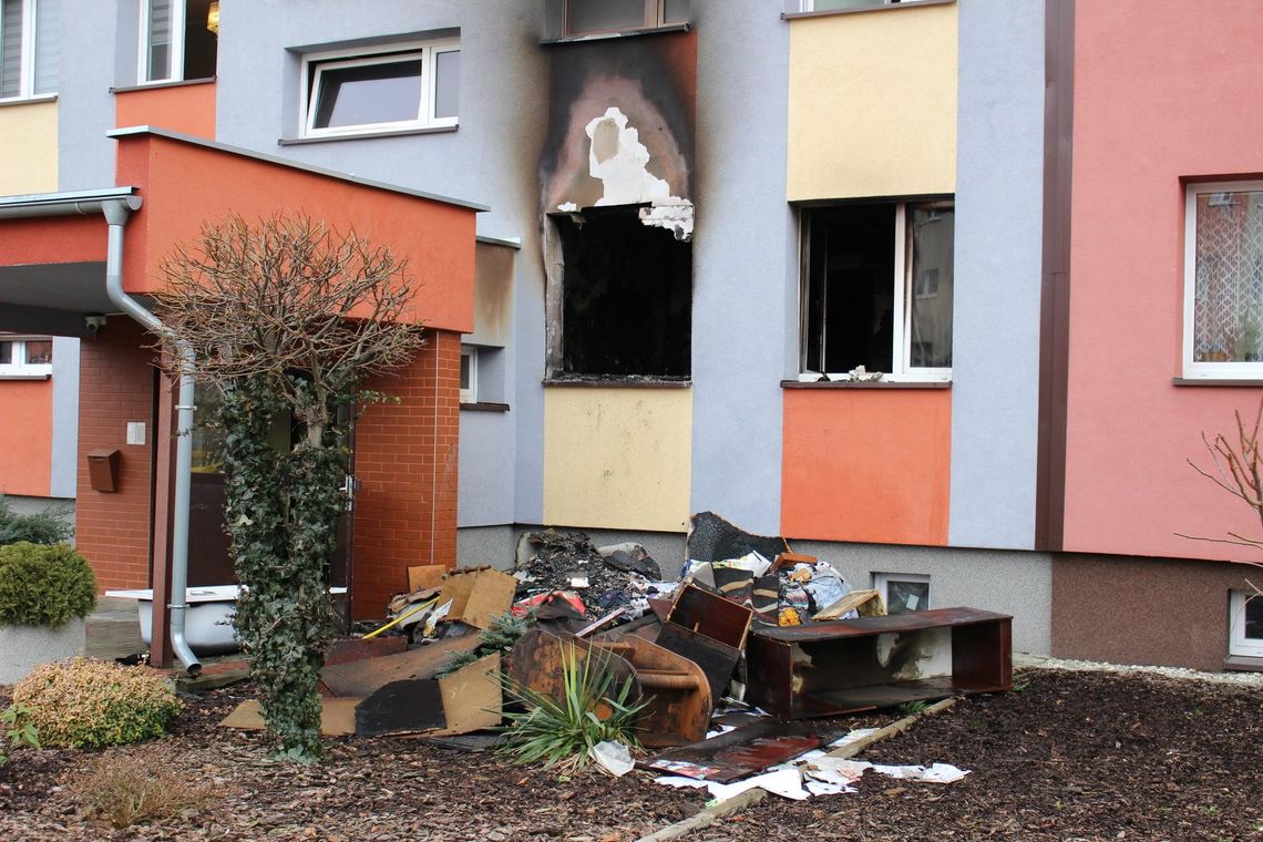Pożar mieszkania na Piastowskiej. Ewakuowano mieszkańców
