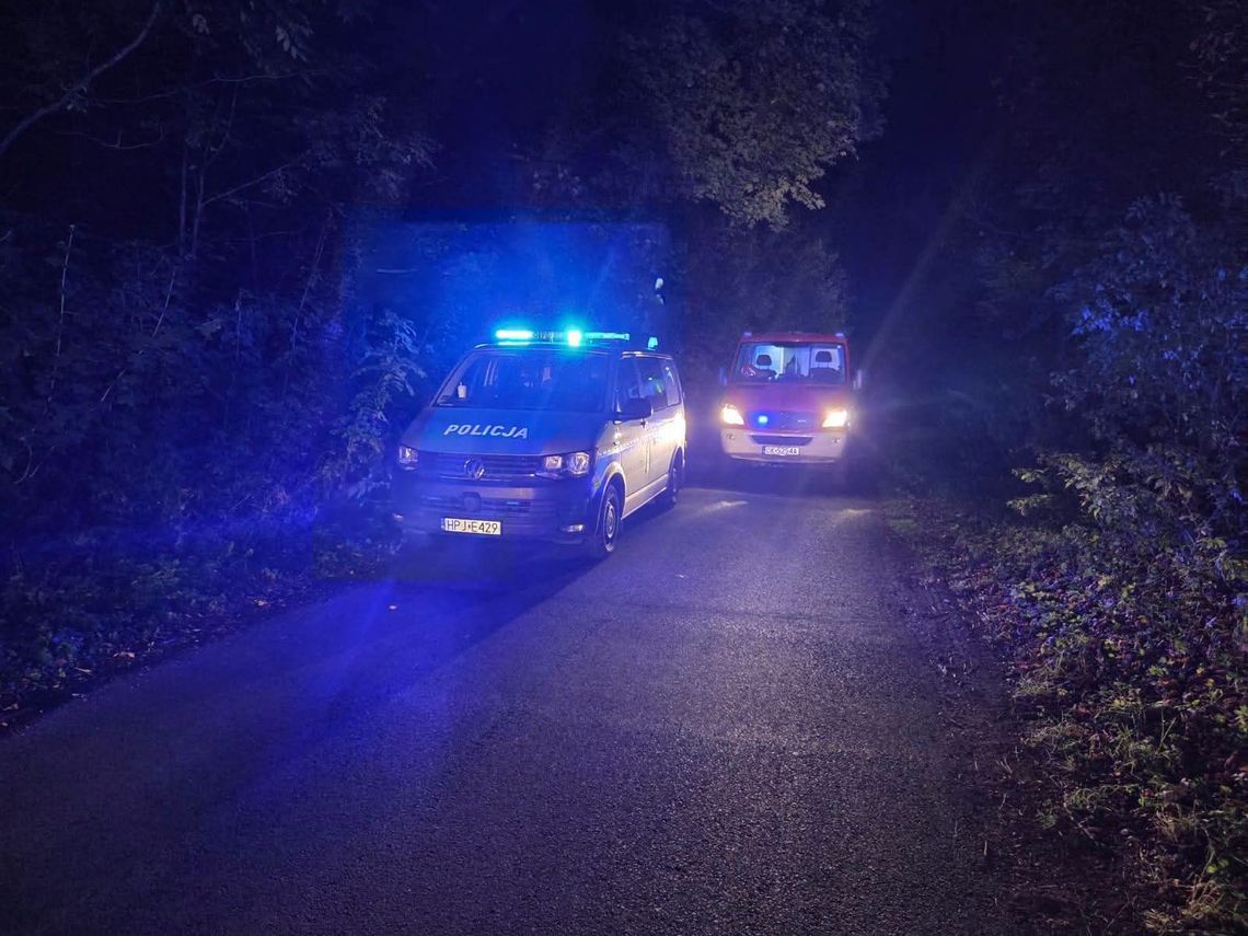Pożar odpadów na poboczu drogi w Steblowie. Interweniowały straż pożarna i policja Pożar odpadów na poboczu drogi w Steblowie. Interweniowały straż pożarna i policja