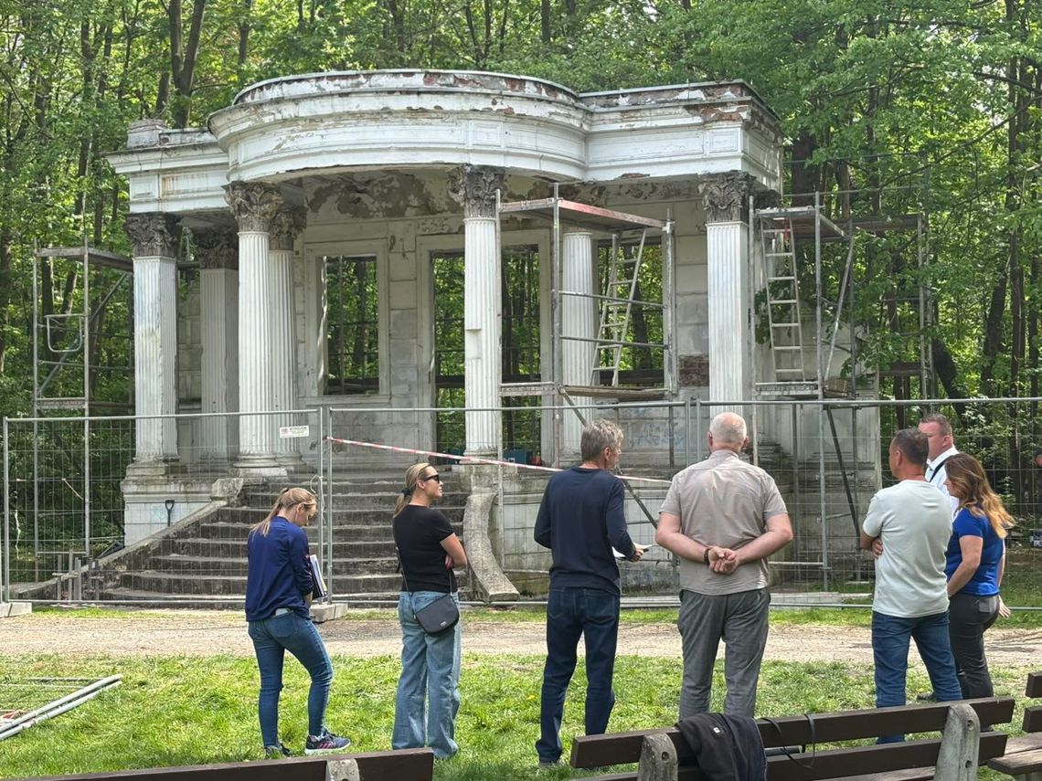 Pozostałości dawnego pałacu w Sławięcicach zostaną odrestaurowane. ZDJĘCIA