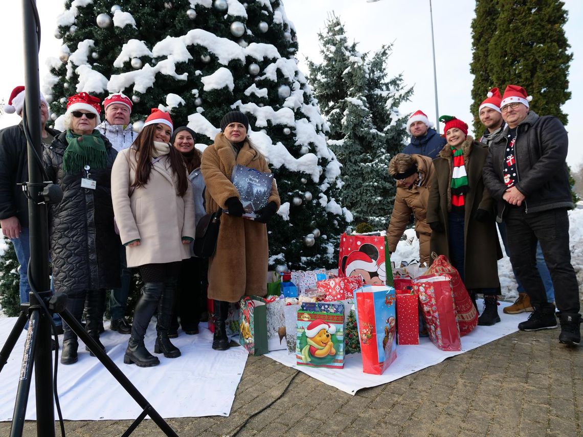 Pracownicy Grupy Azoty ZAK uzbierali dla dzieci "10 metrów słodkości" Pracownicy Grupy Azoty ZAK uzbierali dla dzieci "10 metrów słodkości"