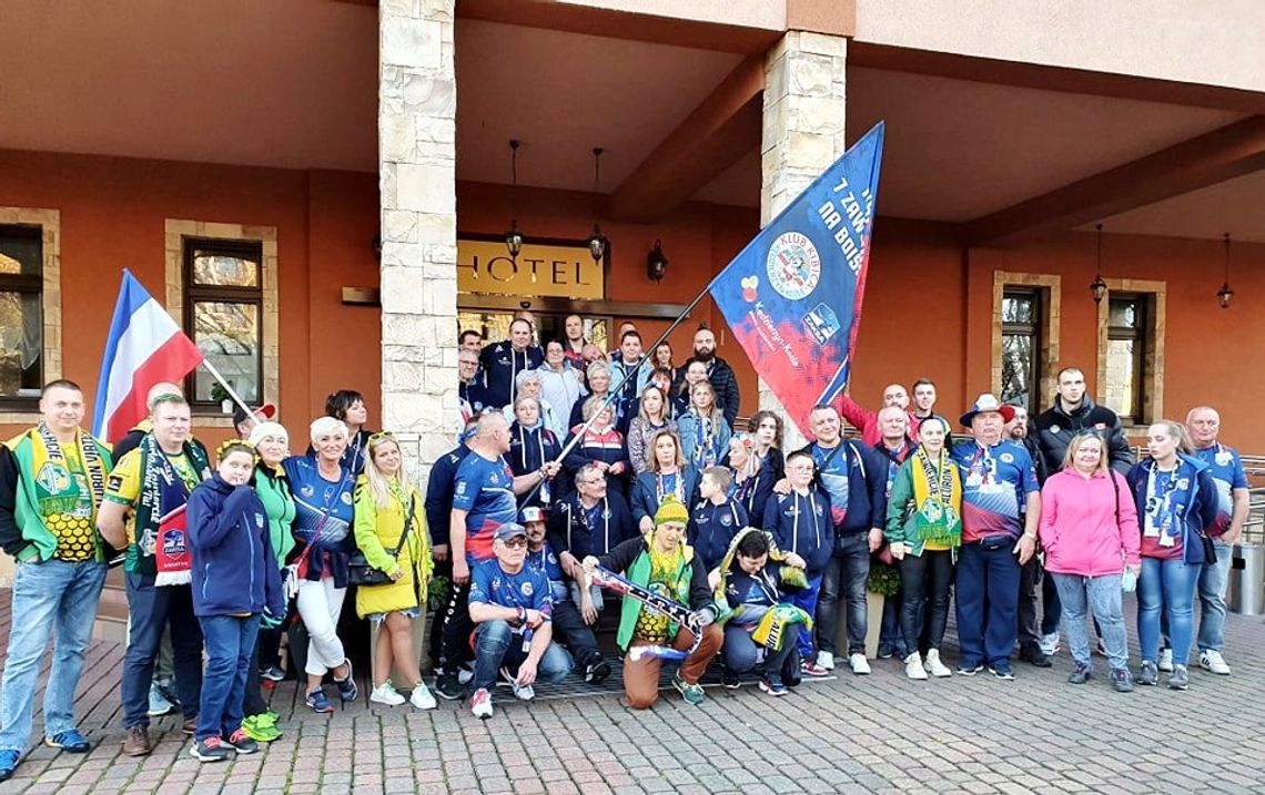 Prawdziwa sztama kibiców z Kędzierzyna-Koźla i Zawiercia. ZDJĘCIA