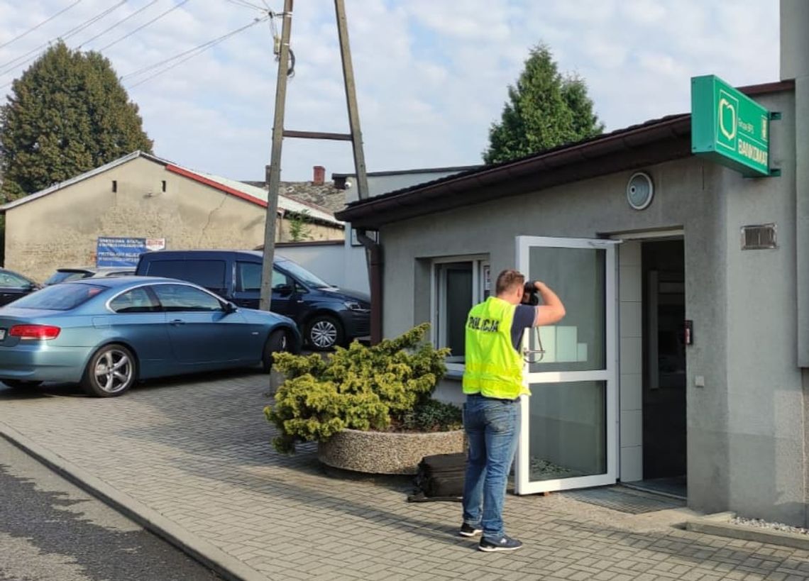 Próba wysadzenia bankomatu w powietrze. W Polskiej Cerekwi ktoś chciał ukraść gotówkę w spektakularny sposób