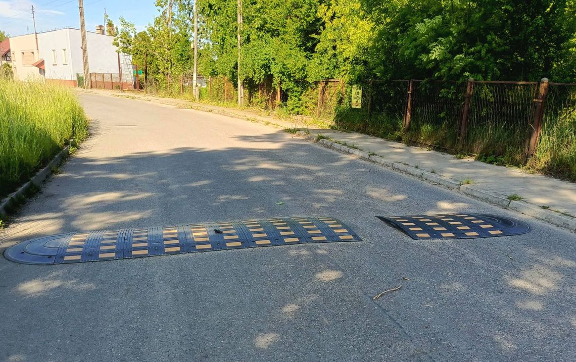 Progi spowalniają, ale nie wszystkich. Szkoda do naprawy