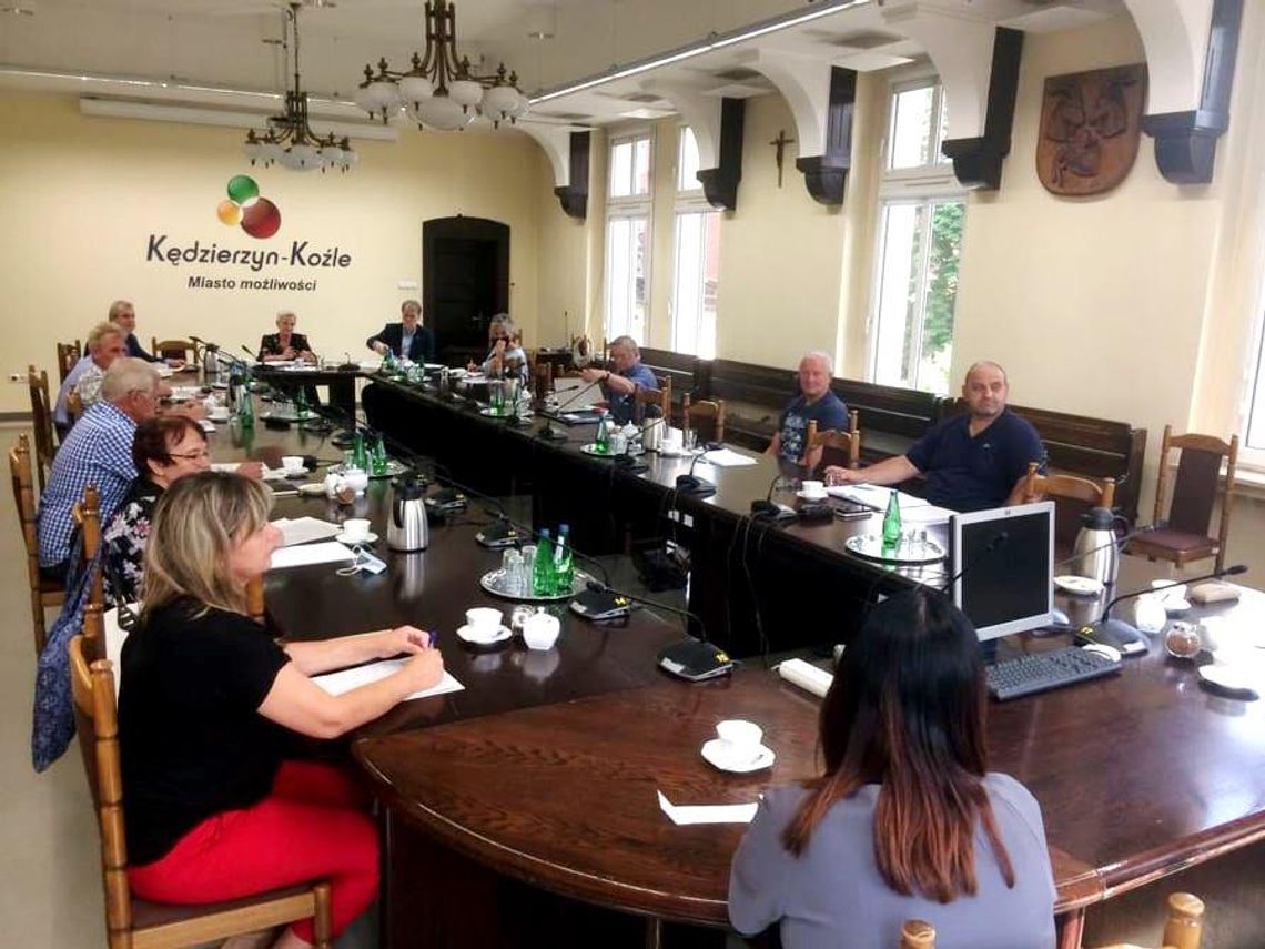 Przedstawiciele rad osiedli na spotkaniu z władzami Kędzierzyna-Koźla. Omawiano tematy związane z Budżetem Obywatelskim 2021