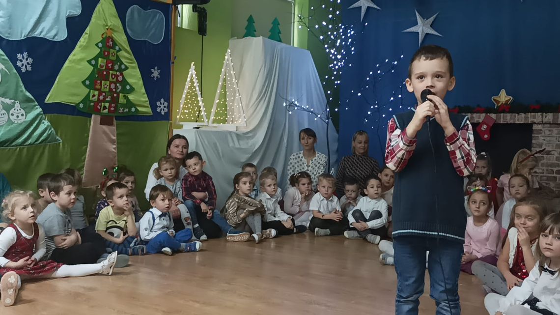 Przedszkolaki kolędowały wspólnie z seniorami. Zdjęcia