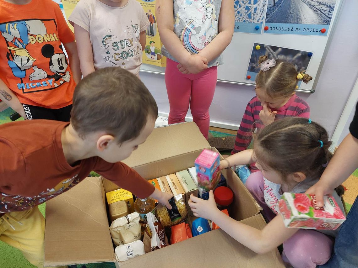 Przedszkolaki uzbierały cztery paczki darów dla rodaków na Kresach