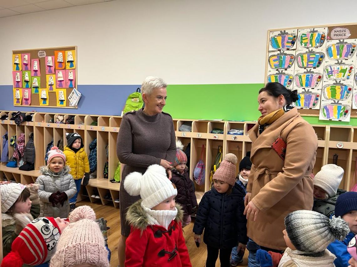 Przedszkolaki z osiedla Cisowa ugościły panią prezydent Przedszkolaki z osiedla Cisowa ugościły panią prezydent
